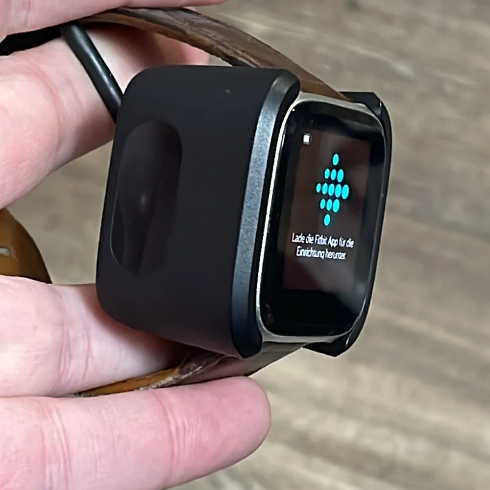 Fitbit Versa Lite with Genuine Leather Band
